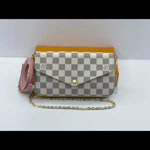 ♥️SOLD♥️Louis Vuitton Felicie Pochette